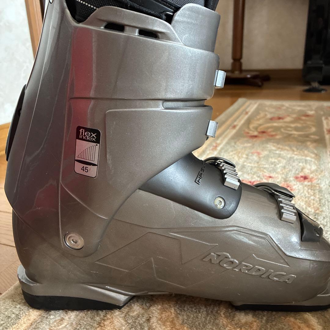 美品！NORDICAスキー ブーツ 27.0〜27.5cm