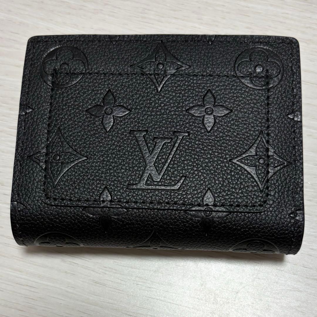 折財布　ブラック