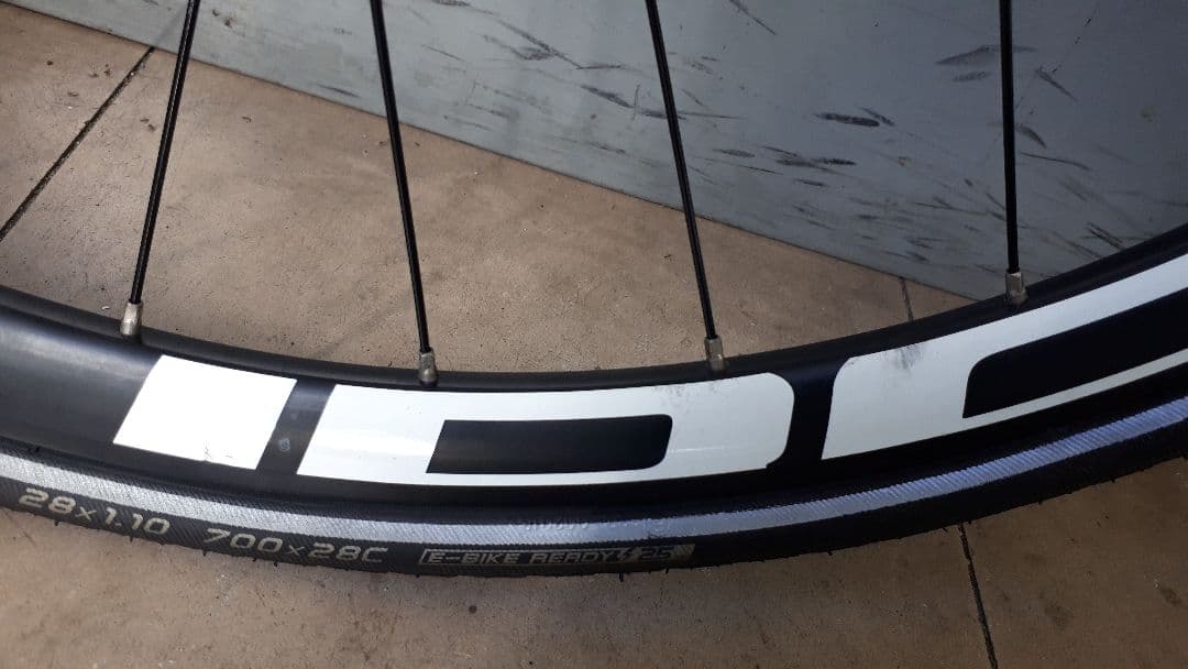 キューブ純正 ホイールセット　タイヤ付き