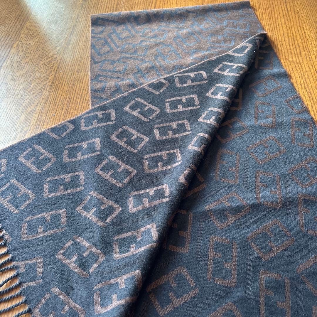 フェンディマフラー(写真を追加しています)