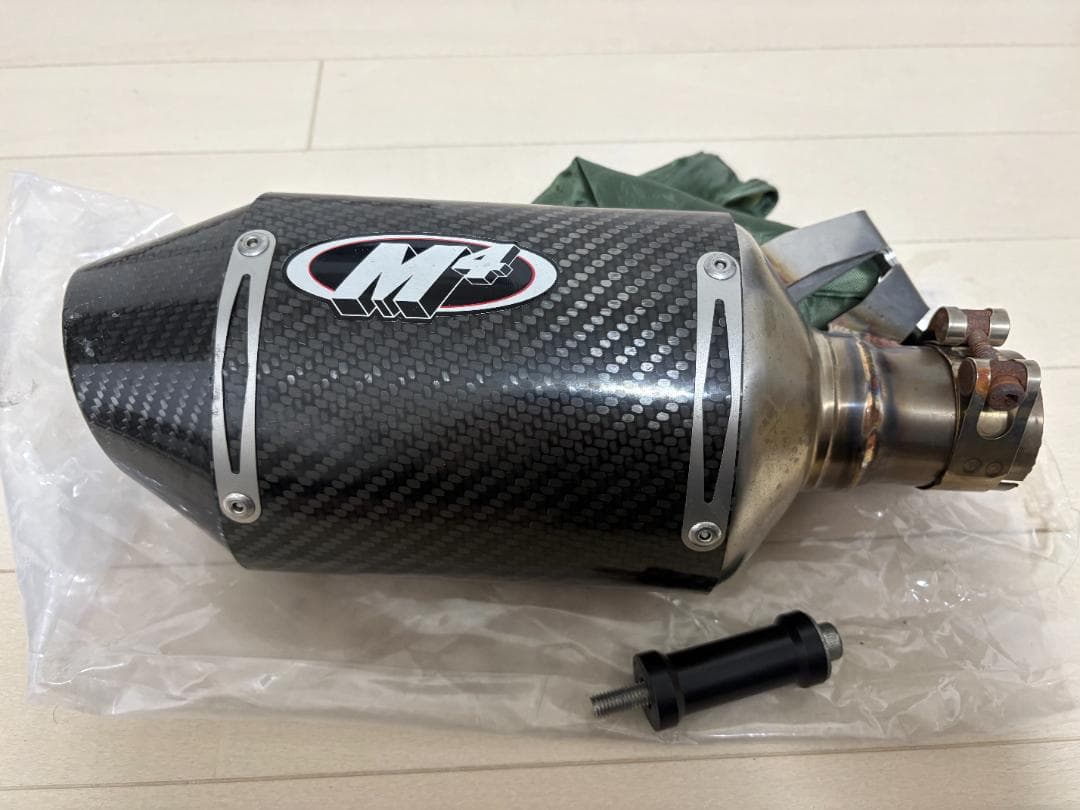 M4 Exhaust スリップオン カーボンサイレンサー
