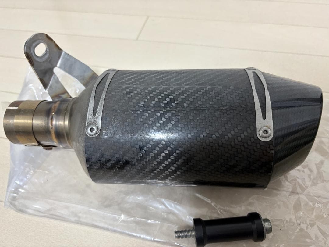 M4 Exhaust スリップオン カーボンサイレンサー