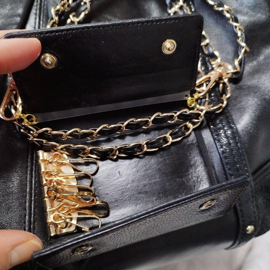 シャネル　キャビアスキン　キーケース　斜めがけ