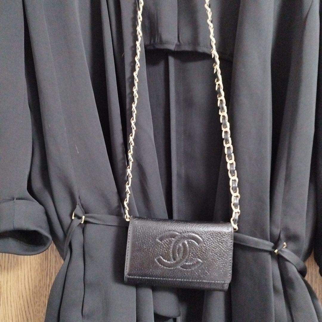 シャネル　キャビアスキン　キーケース　斜めがけ