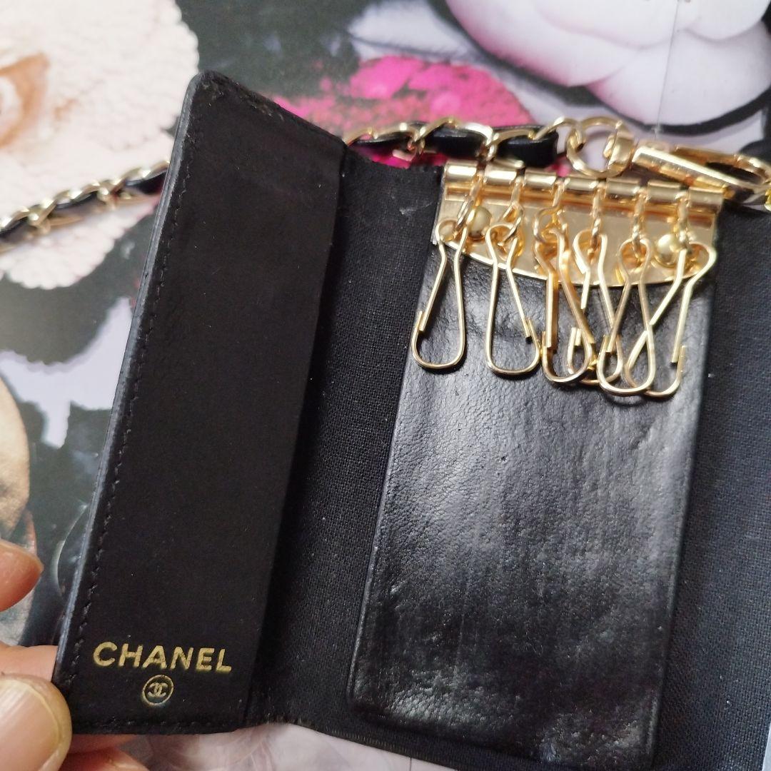 シャネル　キャビアスキン　キーケース　斜めがけ