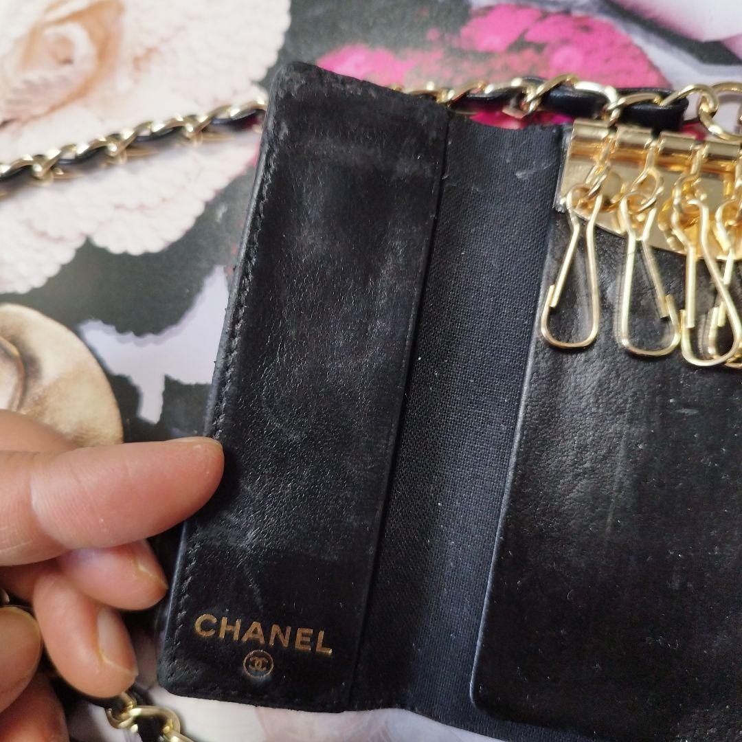 シャネル　キャビアスキン　キーケース　斜めがけ