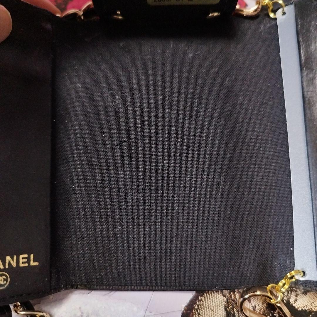 シャネル　キャビアスキン　キーケース　斜めがけ