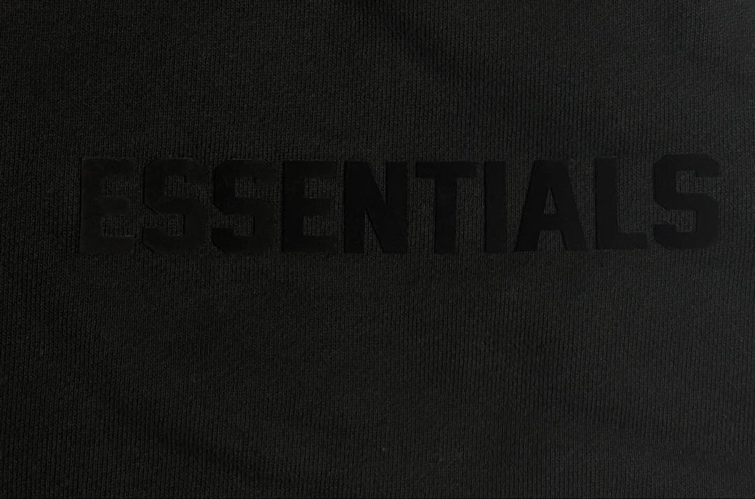 ESSENTIALSスウェットショートパンツ ジェットブラック