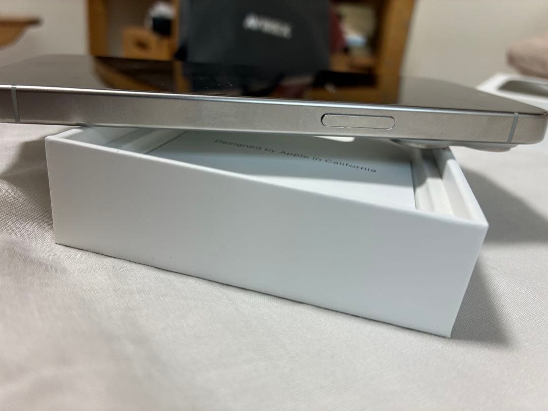 iPhone15 Pro 128G カラーホワイト初期化済み　透明ケース付き美品