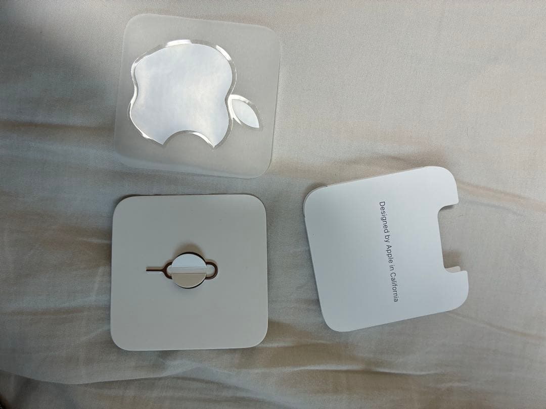 iPhone15 Pro 128G カラーホワイト初期化済み　透明ケース付き美品