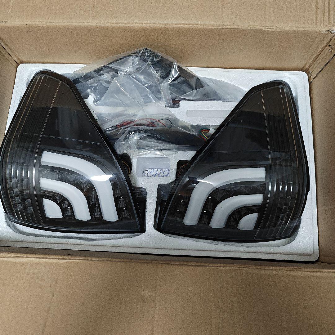 20系アルファード　テールランプ　流れるウインカー