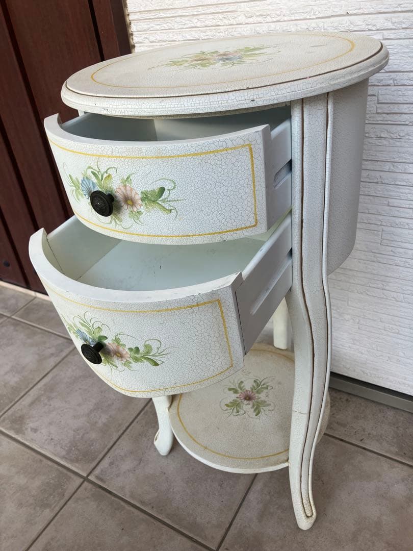 フレンチシャビー◉ラウンド サイドテーブル　花柄ペイント　引き出し付き｜猫脚