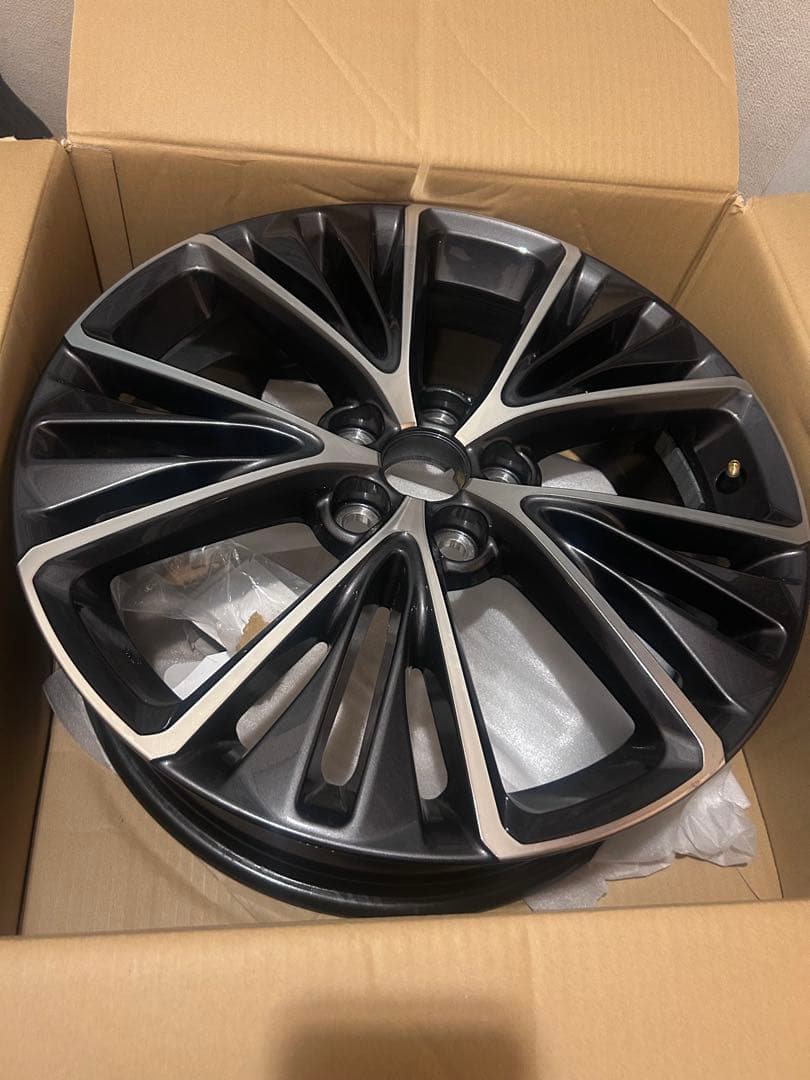 タイヤ・ホイール 738