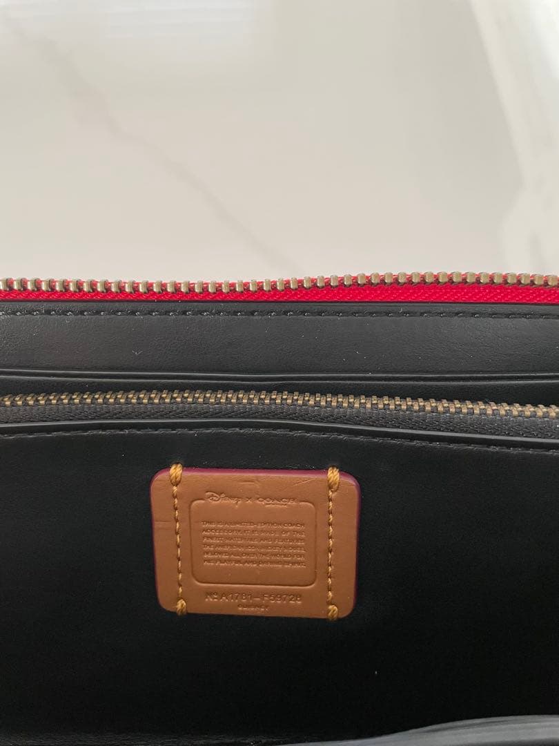 コーチ ミッキーマウス 長財布 赤