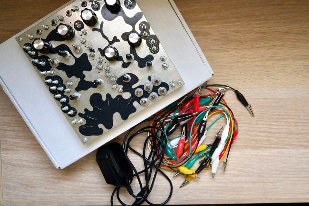 Twin Tropiques 23 Psychoacoustic アナログシンセ