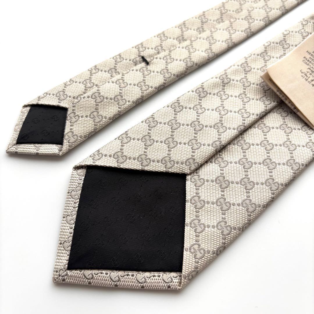 ꧁新品未使用꧂ グッチ ネクタイ GG柄 シェリーライン シルバー 現行 光沢