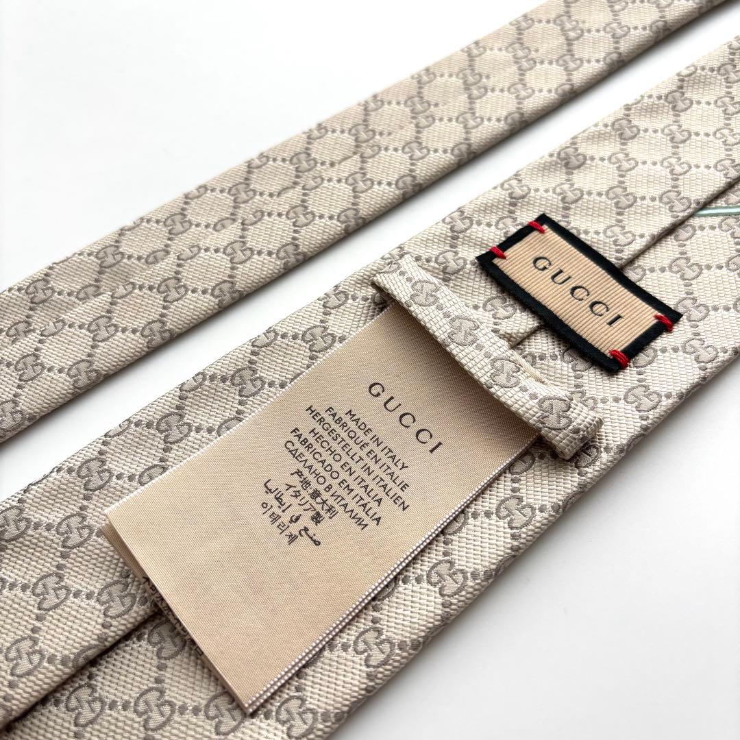 ꧁新品未使用꧂ グッチ ネクタイ GG柄 シェリーライン シルバー 現行 光沢