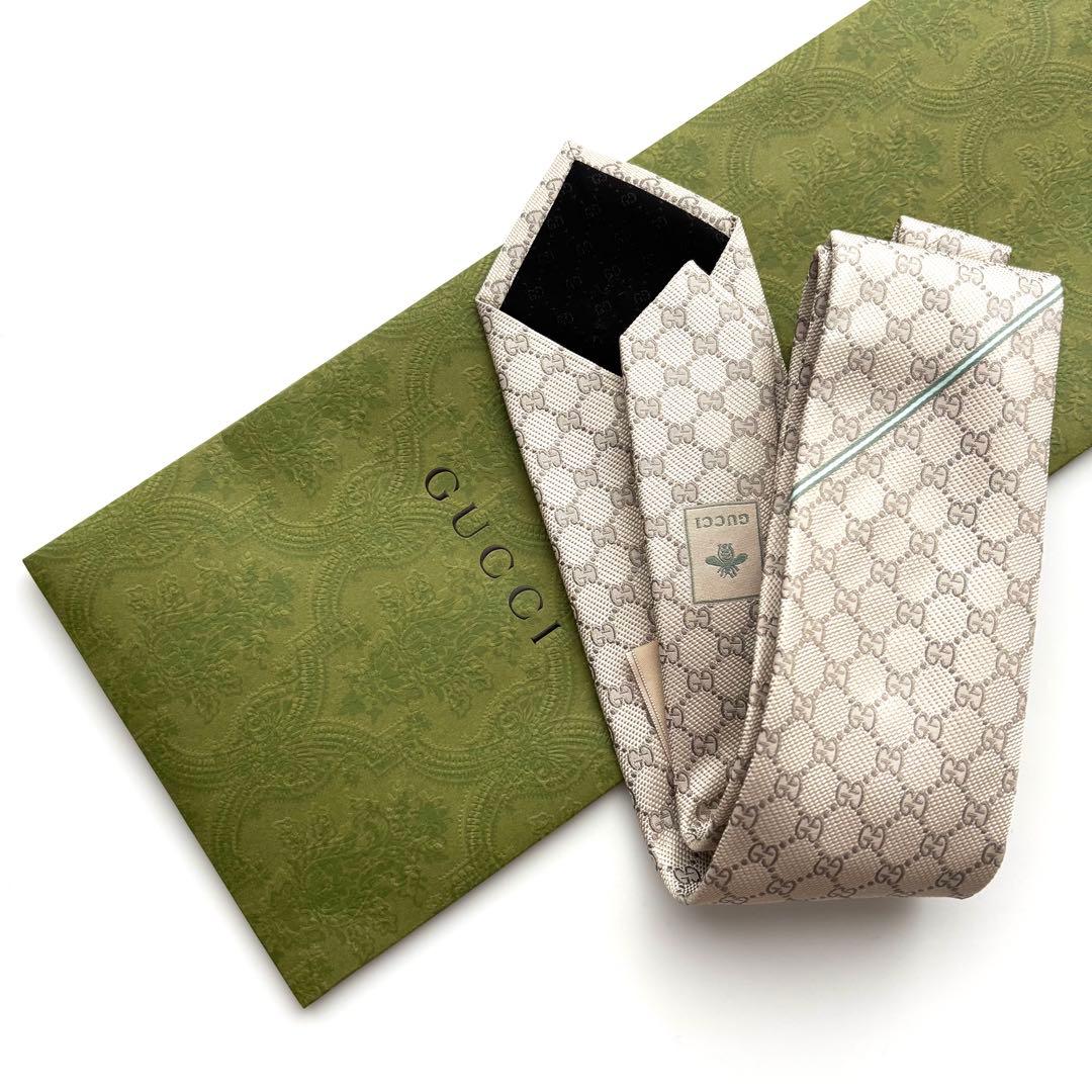 ꧁新品未使用꧂ グッチ ネクタイ GG柄 シェリーライン シルバー 現行 光沢