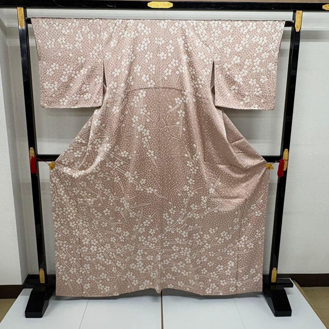 デ*ー様 付下げ 絞りの素晴らしい加工 紋なし 正絹 AK-5504