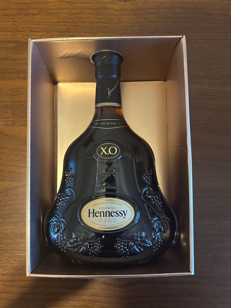 Hennessy X.O EXTRA OLD COGNAC 箱入り