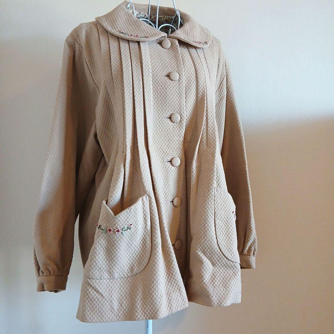 ストリートオルガン　コート ベージュ　花　刺繍