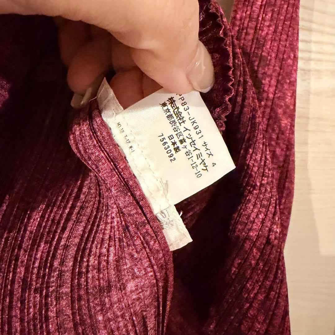 プリーツプリーズ　長袖　ハイネック　柄トップス　マゼンタ　美品