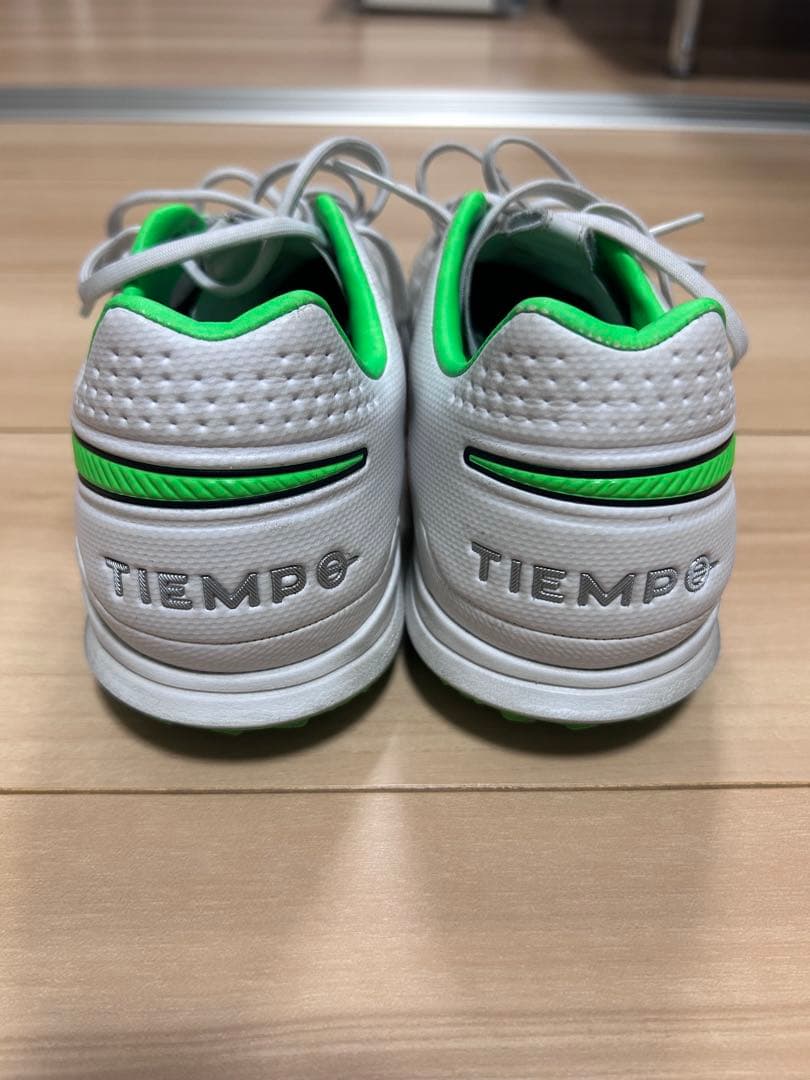 NIKE(ナイキ)レジェンド 8 アカデミー TF