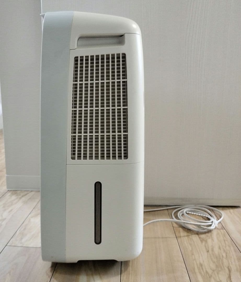 シャープ 衣類乾燥機 兼 除湿機 プラズマクラスター CM-J100-W