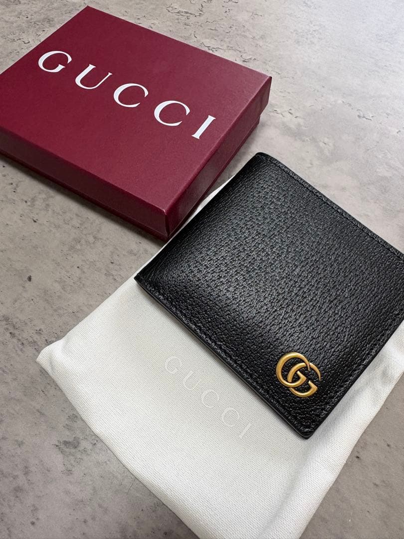 グッチ　GGロゴ 二つ折り財布 黒