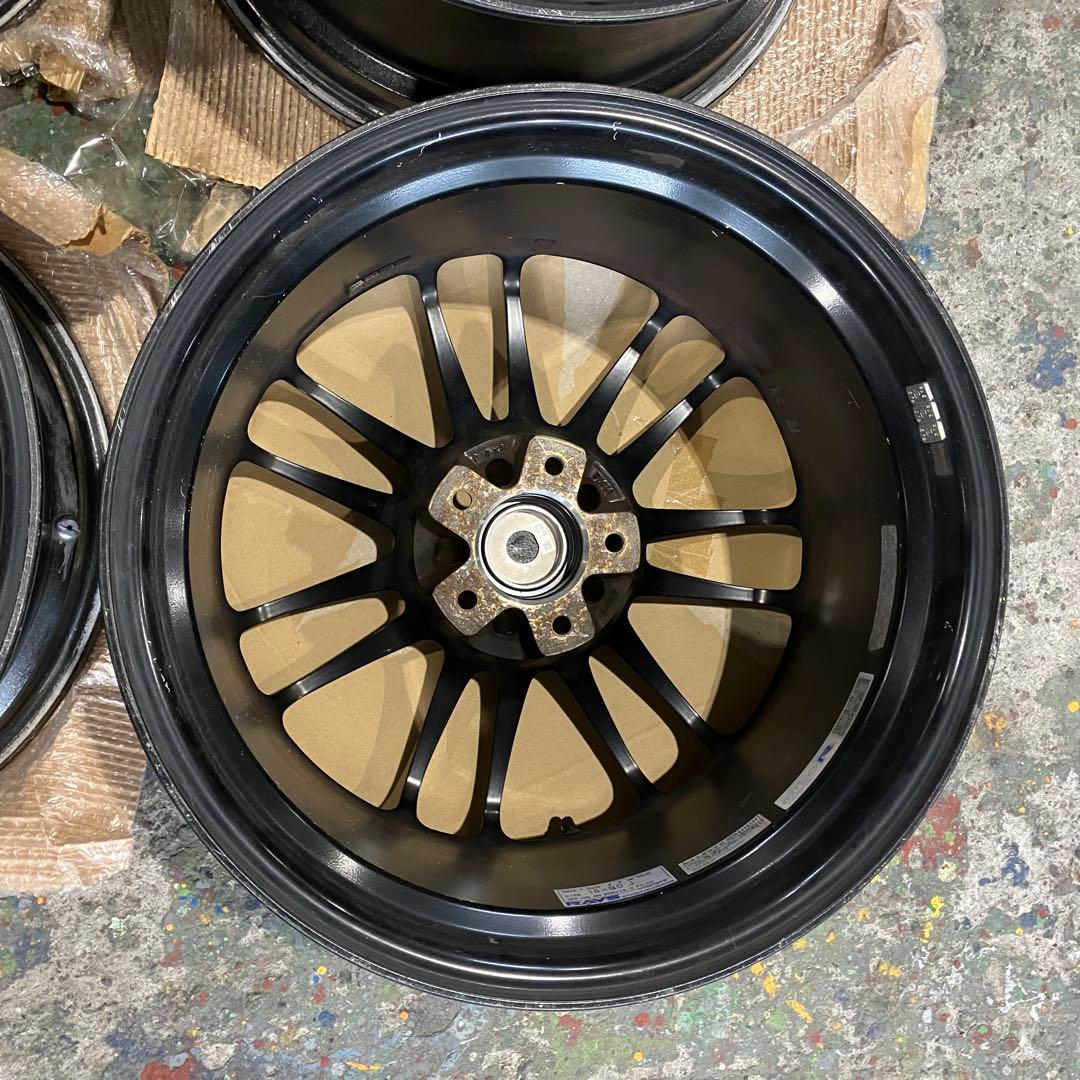 w*n様 レイズ RE30 18インチ 9J+35 PCD114.3 5H 4本