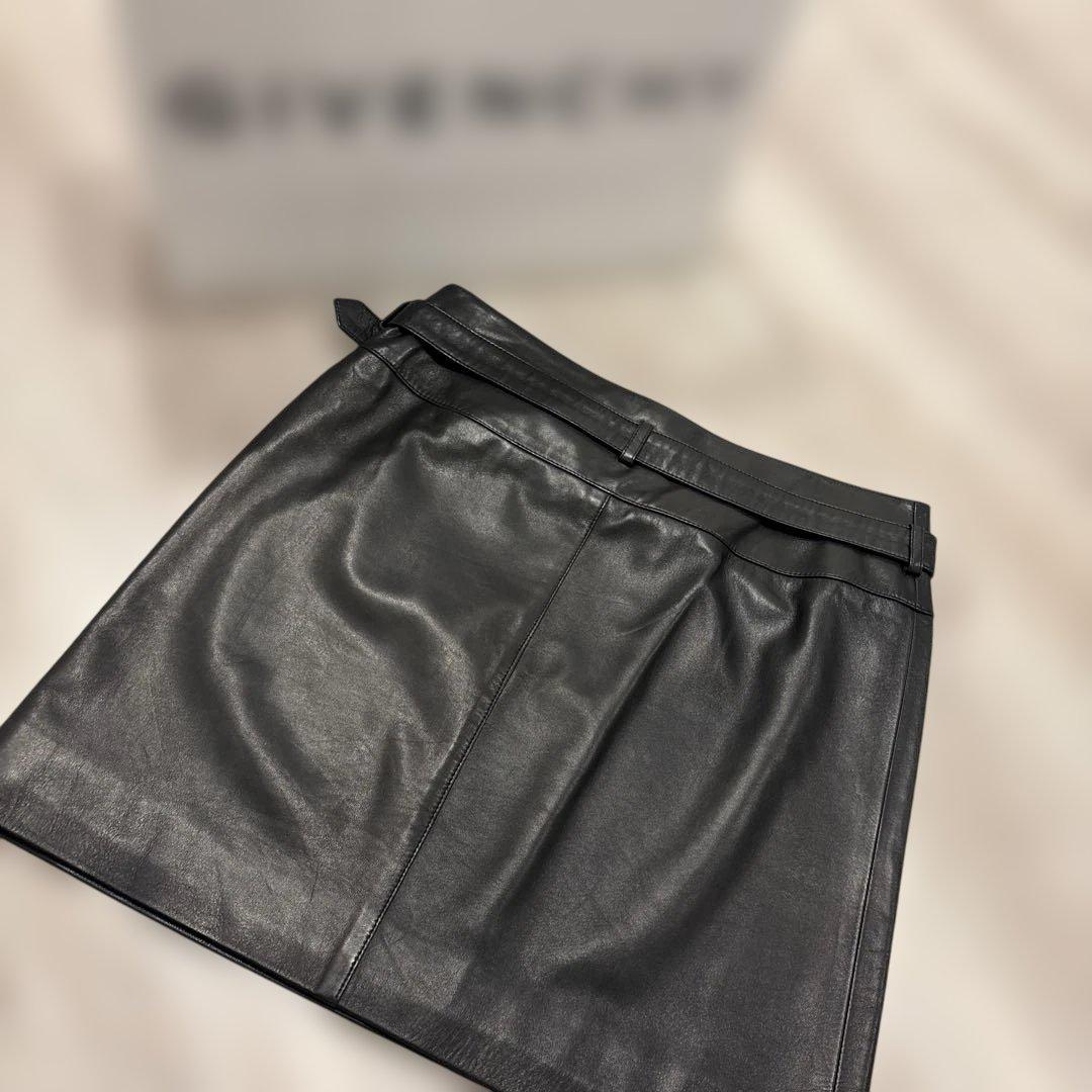 【新品タグなし】ジバンシー♡柔らかな羊革のレザースカート