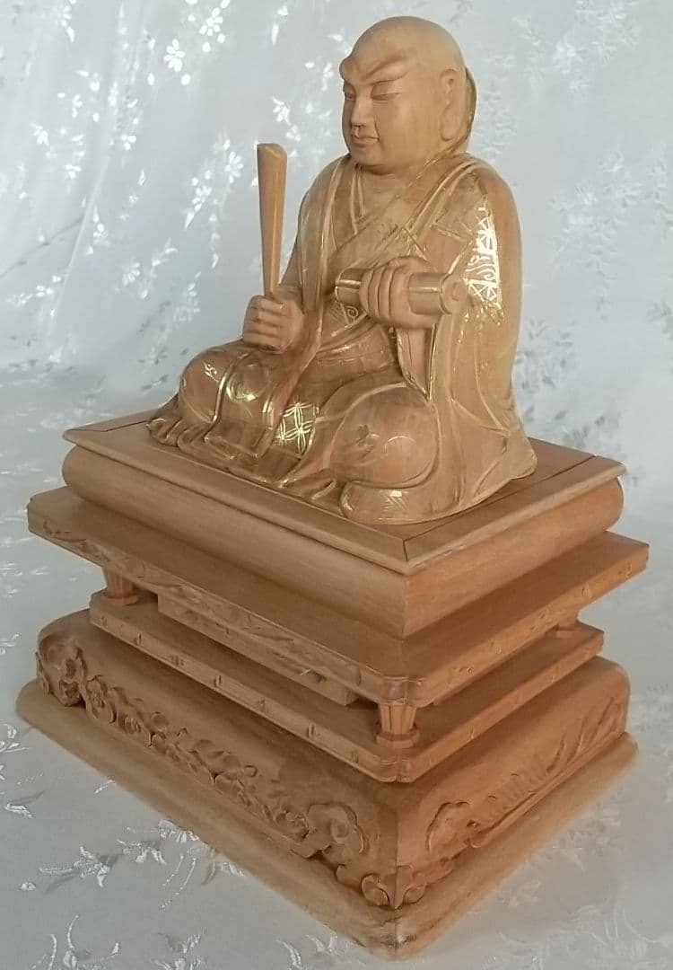 日蓮聖人坐像 2.5寸#079 金彩有り ◆白檀 木彫 仏像