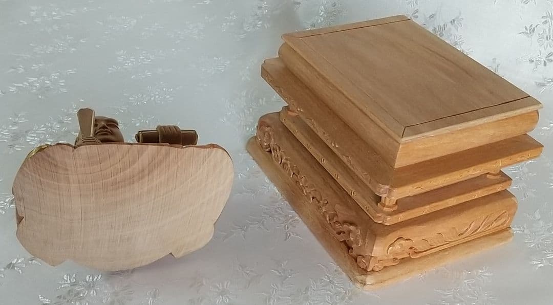 日蓮聖人坐像 2.5寸#079 金彩有り ◆白檀 木彫 仏像