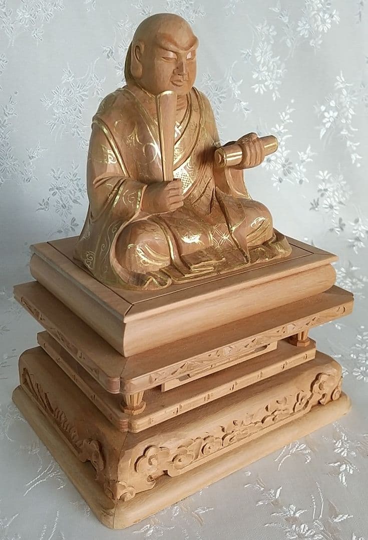 日蓮聖人坐像 2.5寸#079 金彩有り ◆白檀 木彫 仏像