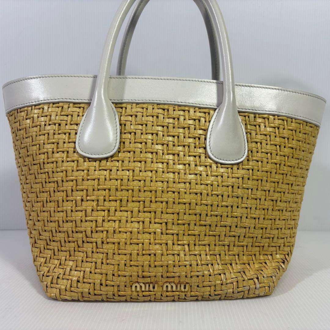 MIU MIU バッグ ロゴ カーフレザー カゴバッグ 白