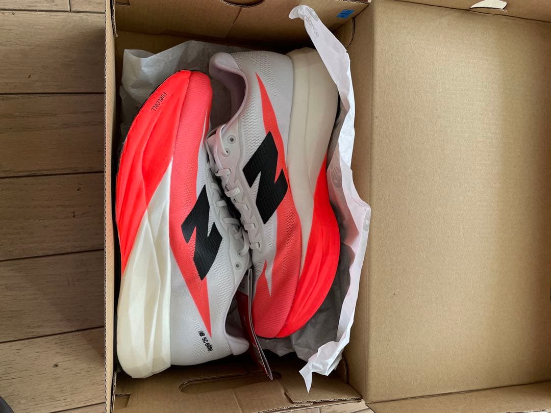 ニューバランスFuelCell SuperComp Elite v5 26cm