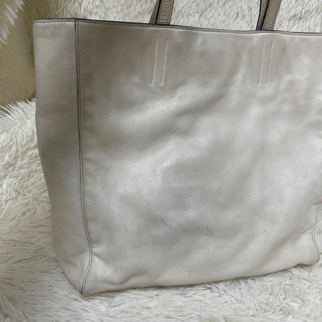 miumiu 白 ロゴ シンプル レザー トートバッグ ミュウミュウ