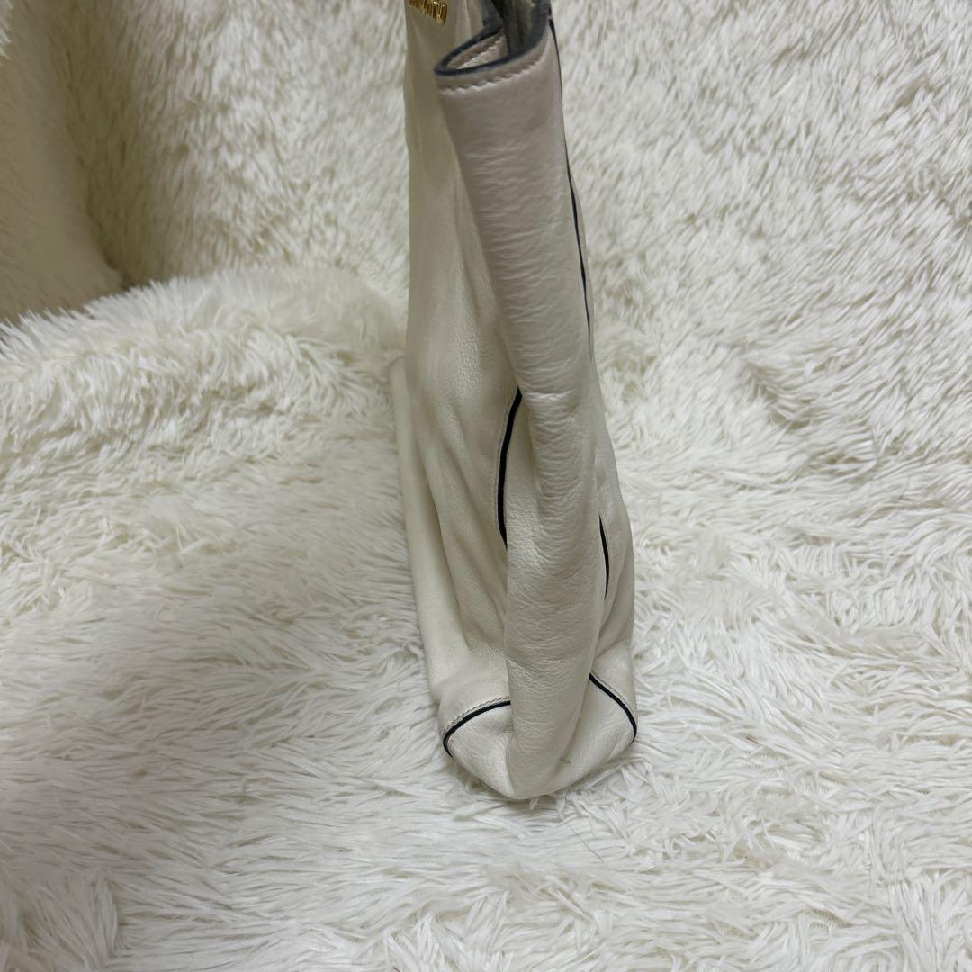 miumiu 白 ロゴ シンプル レザー トートバッグ ミュウミュウ