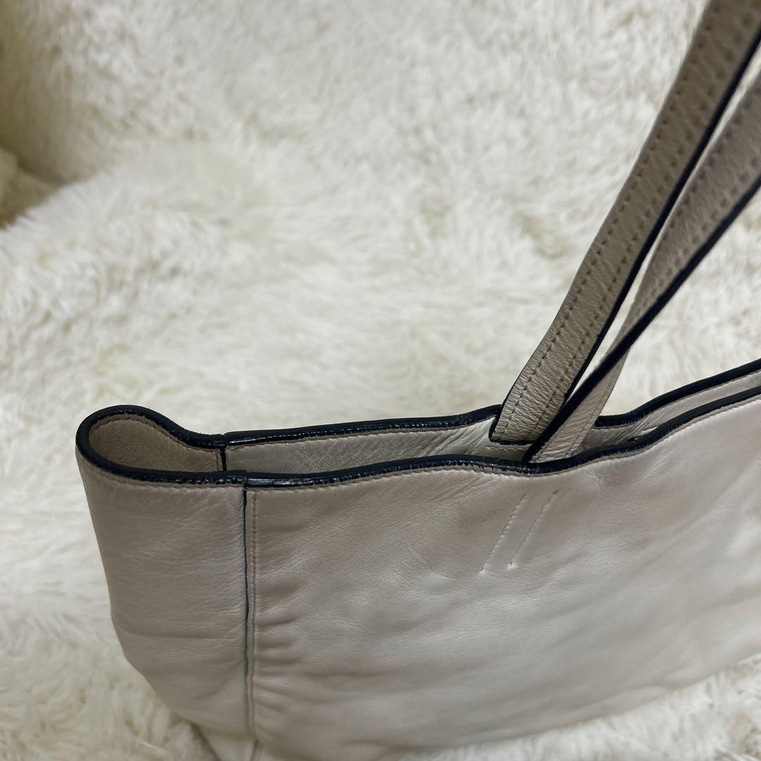 miumiu 白 ロゴ シンプル レザー トートバッグ ミュウミュウ