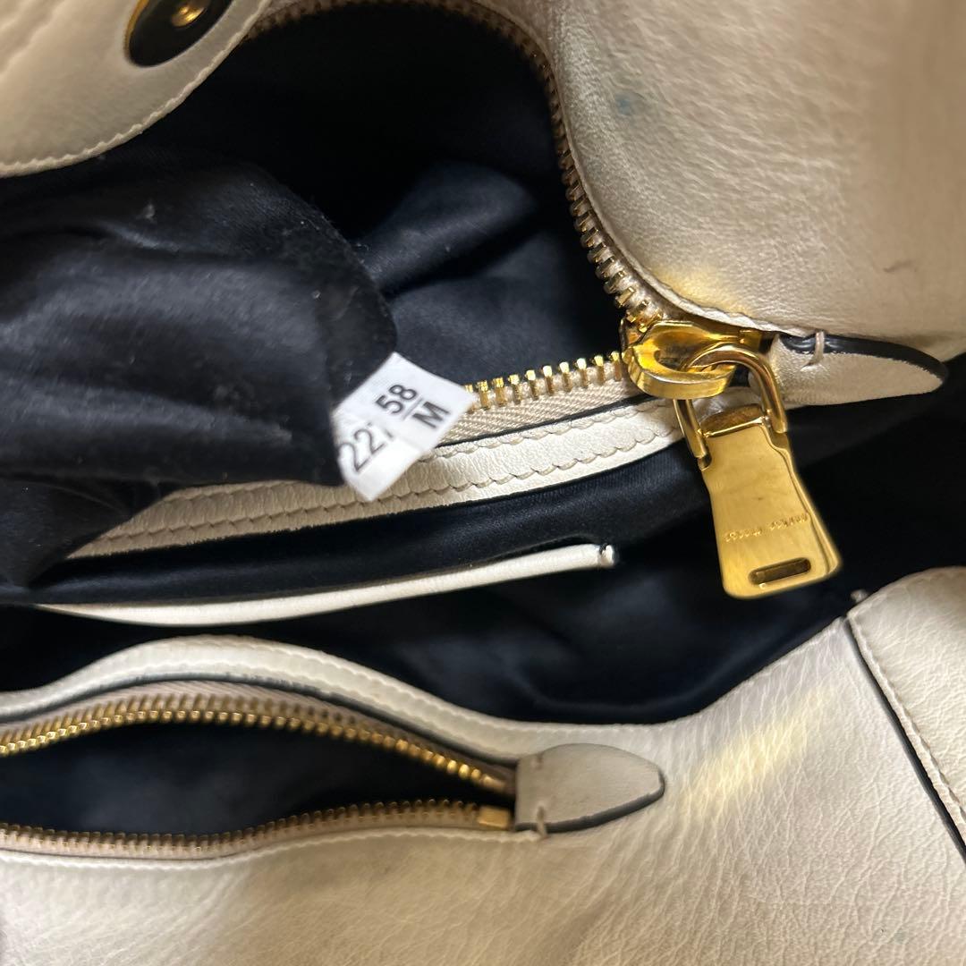 miumiu 白 ロゴ シンプル レザー トートバッグ ミュウミュウ