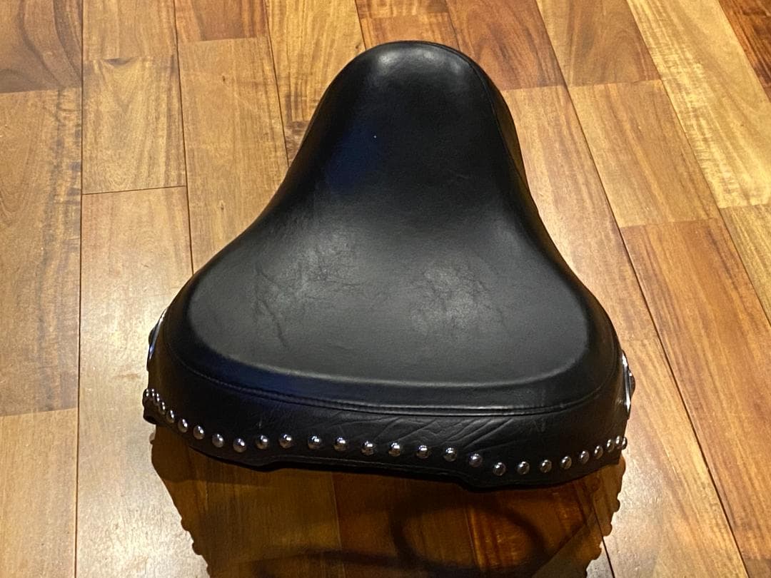 2004年製ヘリテイジFLSTC　純正フロントシート