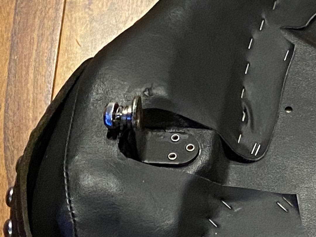 2004年製ヘリテイジFLSTC　純正フロントシート