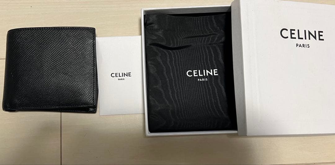 【国内正規品】 CELINE 二つ折り財布 黒