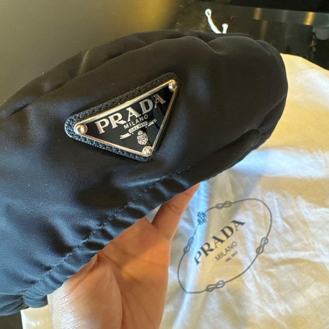 PRADA ブラック ベレー帽