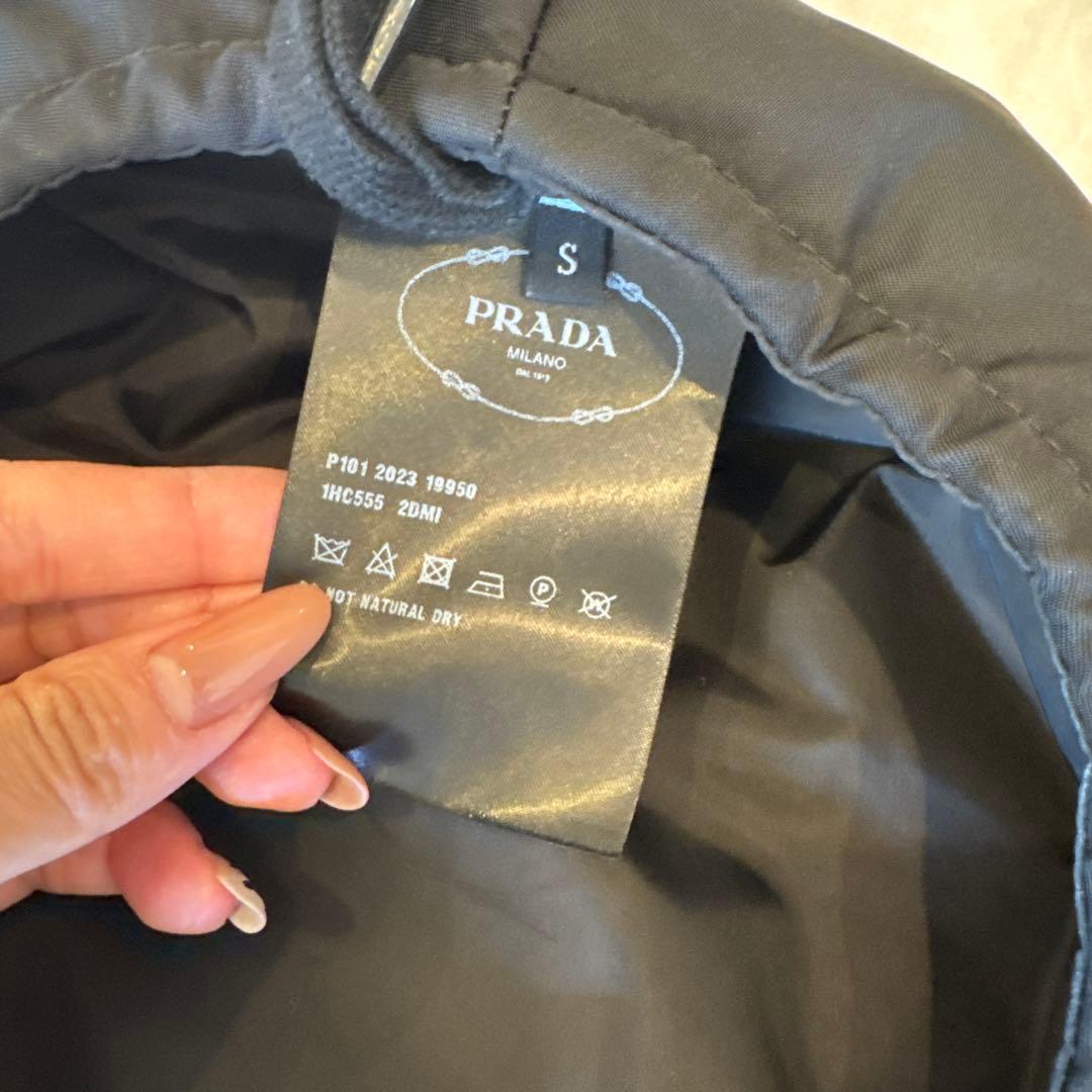 PRADA ブラック ベレー帽