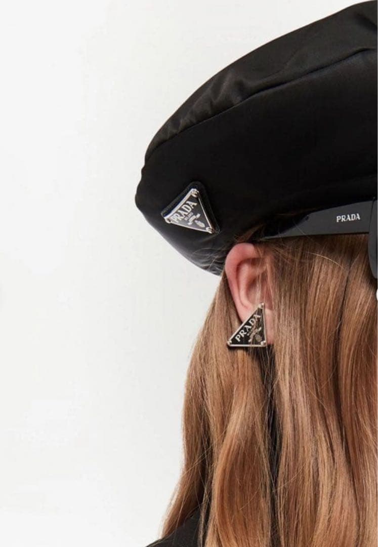 PRADA ブラック ベレー帽