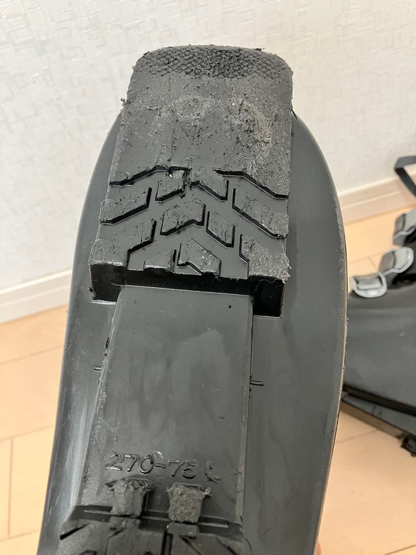 サロモンsalomon 90ブーツ27.0 ショートスキー　送料無料 大阪手渡可