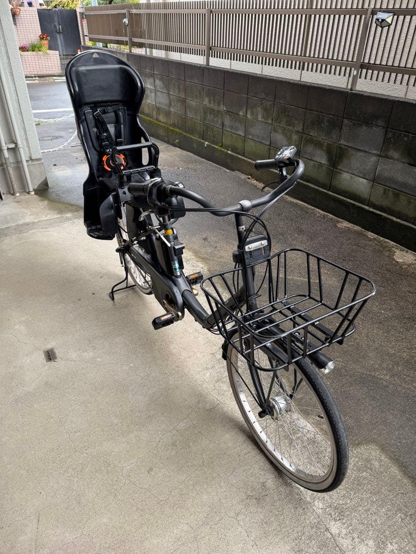 ギュット電動アシスト自転車　チャイルドシート、バッテリー、充電器付属