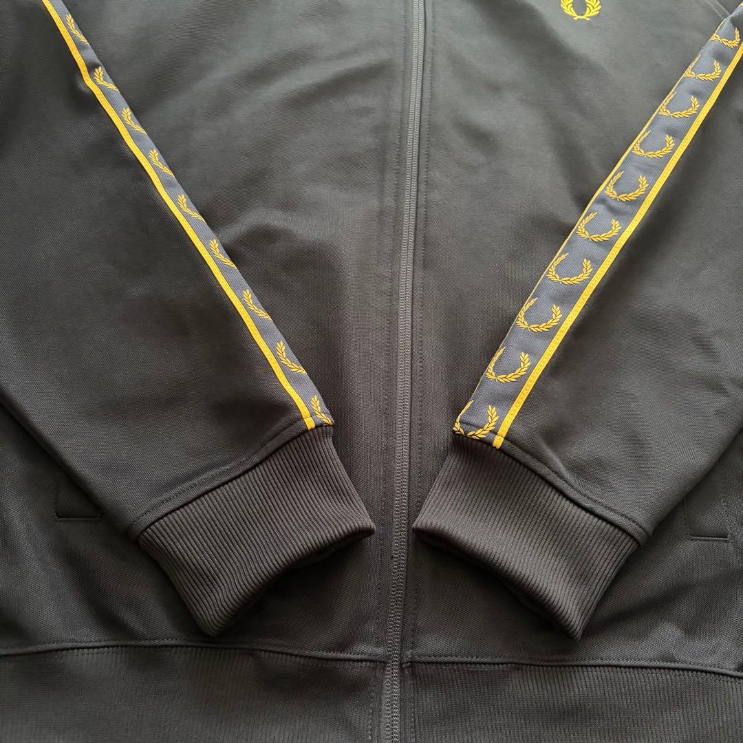【美品】フレッドペリー　トラックジャケット　ブルゾン　ジャージ　ブラック　L