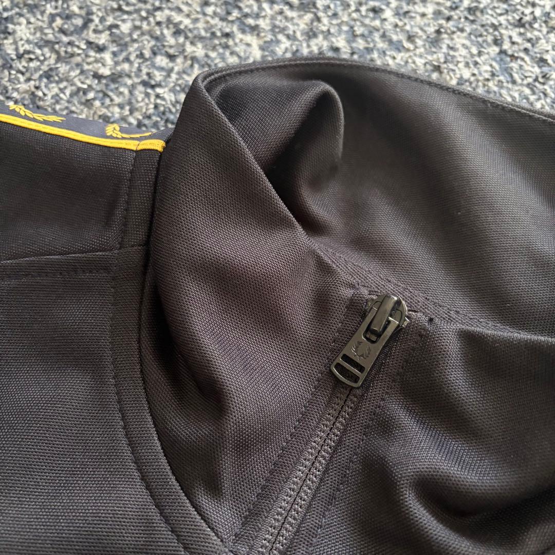 【美品】フレッドペリー　トラックジャケット　ブルゾン　ジャージ　ブラック　L